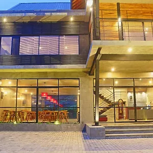 Manuka Hillwood Hotel